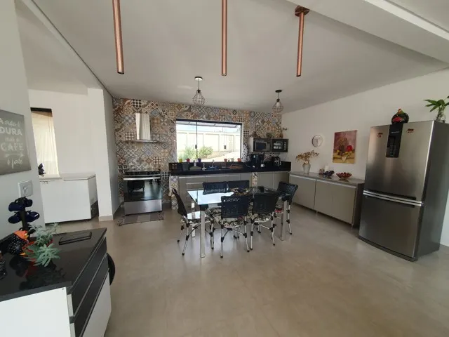 Casa de alto padrão com 433 m² e piscina no Xororó II — foto 11