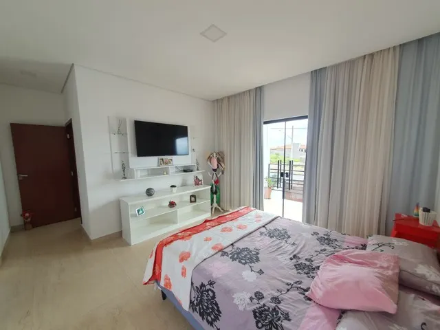 Casa de alto padrão com 433 m² e piscina no Xororó II — foto 16