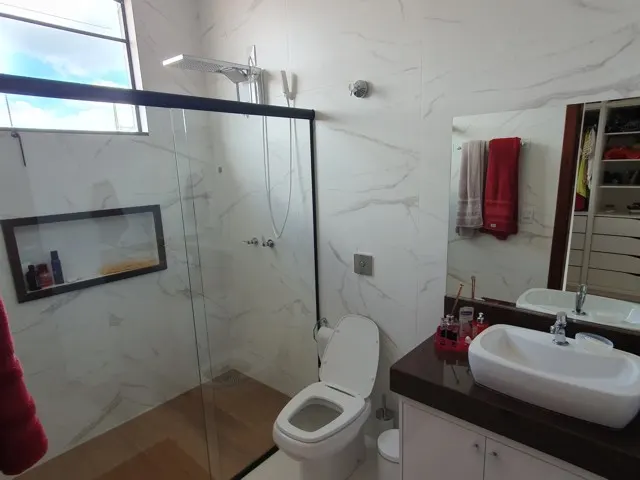 Casa de alto padrão com 433 m² e piscina no Xororó II — foto 19