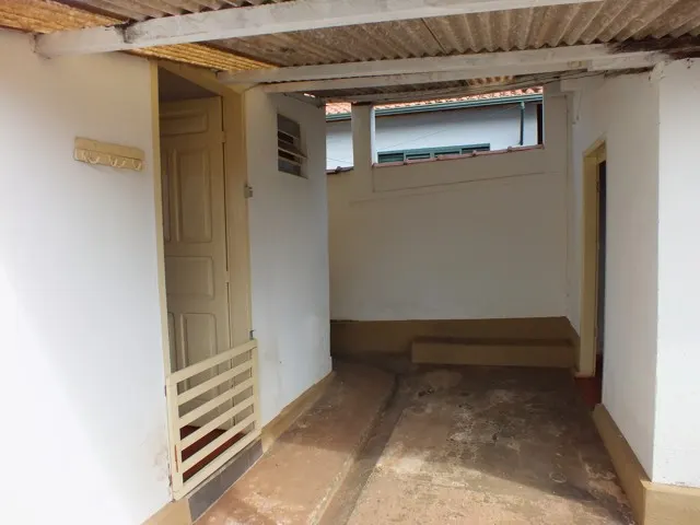 Casa reformada com 3 quartos no Centro — foto 18