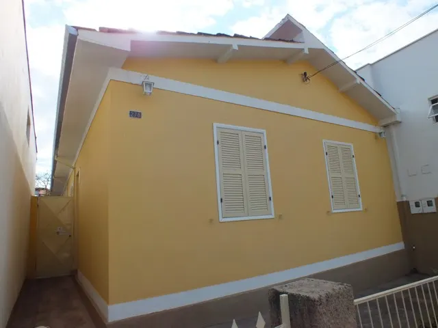 Casa reformada com 3 quartos no Centro — foto 2