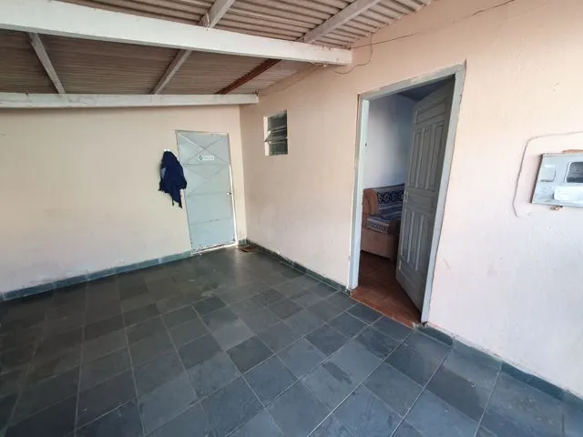 Casa de esquina com 2 quartos no Guanabara — foto 3