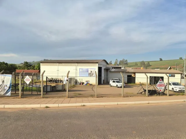 Galpão e comércio em área de 2.400 m² na BR-267 — foto 3