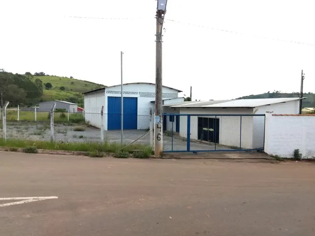 Galpão e comércio em área de 2.400 m² na BR-267 — foto 6