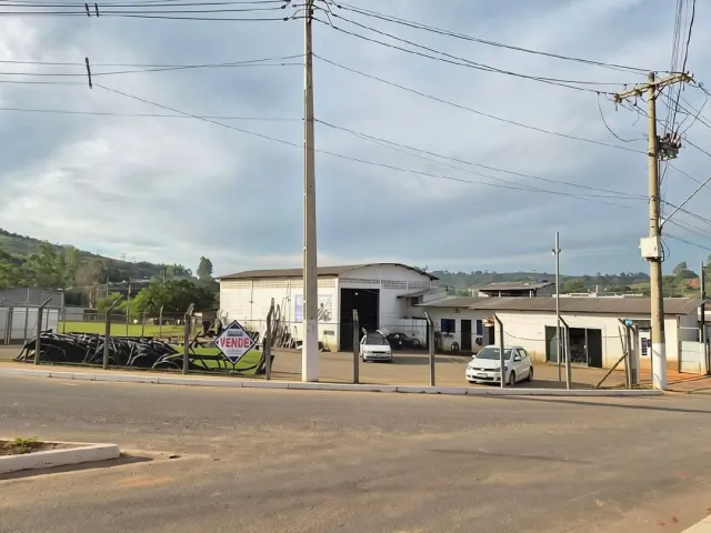 Galpão e comércio em área de 2.400 m² na BR-267 — foto 4